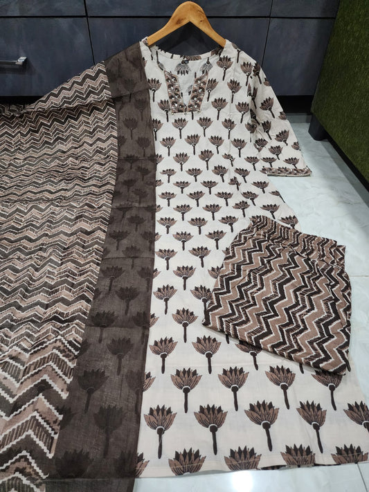Elegant Aura Kurti Pant Dupatta Set